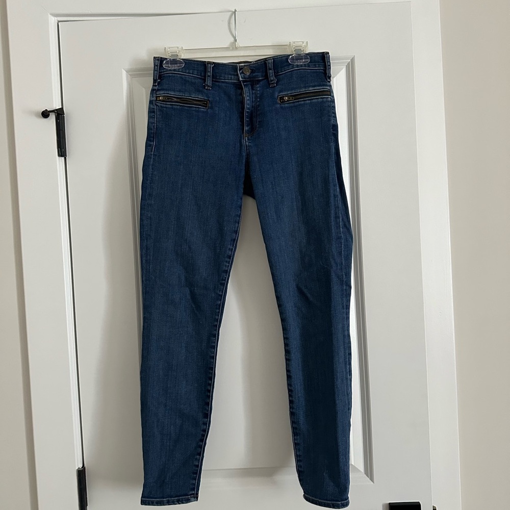 GAP True Skinny Ankle jeans. Size 28R.